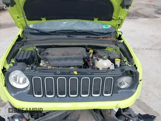 2017 Jeep Renegade Latitude with VIN ZACCJBBB1HPF11677, listed as a IAAI auction lot 42037975 with 58,527 mi miles. Bid and sale history available at carsss.com. Image 10.