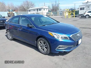 2015 Hyundai Sonata SE z VIN 5NPE24AF7FH158728, wystawiony jako IAAI lot #41841372 z przebiegiem 128 948 mil mil oraz . Historia ofert i sprzedaży dostępna na DreamBid. Obrazek 1.