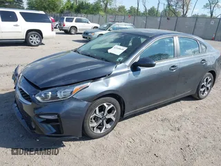 2021 Kia Forte LXS z VIN 3KPF24AD4ME326202, wystawiony jako IAAI lot #42160610 z przebiegiem 63 901 mil mil oraz . Historia ofert i sprzedaży dostępna na DreamBid. Obrazek 18.