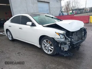 2010 Nissan Maxima SV z VIN 1N4AA5AP7AC865211, wystawiony jako IAAI lot #41783071 z przebiegiem 177 512 mil mil oraz . Historia ofert i sprzedaży dostępna na DreamBid. Obrazek 1.