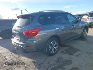 2017 Nissan Pathfinder SL with VIN 5N1DR2MM5HC909163, listed as a IAAI auction lot 41295750 with 72,617 mi miles. Bid and sale history available at carsss.com. Image 4.