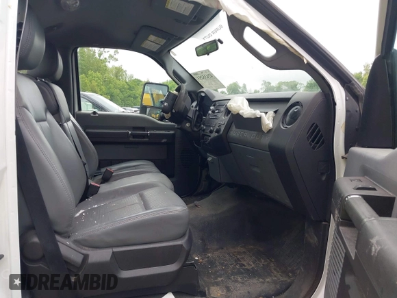 2011 Ford F-250 XL z VIN 1FTBF2B65BEA30685, wystawiony jako IAAI lot #42435253 z przebiegiem 60 603 mil mil oraz . Historia ofert i sprzedaży dostępna na DreamBid. Obrazek 5.