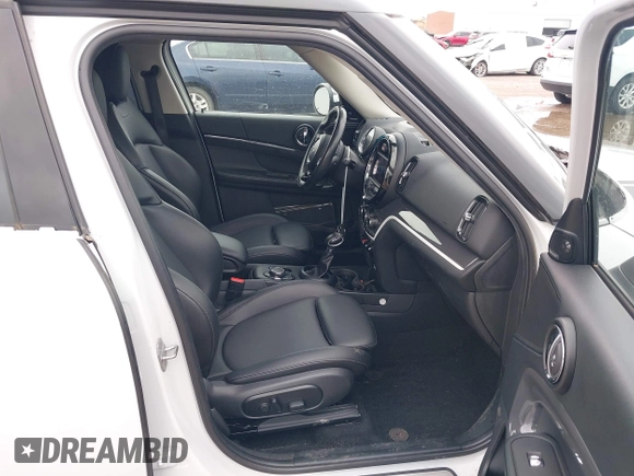 2018 MINI Countryman Cooper S z VIN WMZYT3C31J3D99568, wystawiony jako IAAI lot #42131017 z przebiegiem 54 992 mil mil oraz . Historia ofert i sprzedaży dostępna na DreamBid. Obrazek 5.
