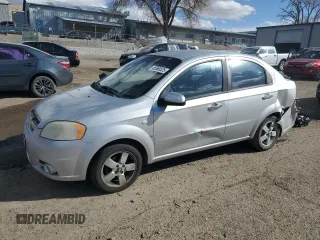 2008 Chevrolet Aveo LT z VIN KL1TG56658B261388, wystawiony jako Copart lot #45560525 z przebiegiem 104 915 mil mil oraz Szkoda całkowita • Salvage title. Historia ofert i sprzedaży dostępna na DreamBid. Obrazek 1.