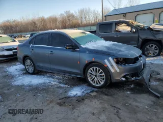 2011 Volkswagen Jetta SEL with VIN 3VWLZ7AJ2BM360094, listed as a Copart auction lot 87444734 with 140,417 mi miles and Salvage title. Bid and sale history available at DreamBid. Image 4.