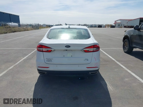2020 Ford Fusion SE with VIN 3FA6P0T92LR249765, listed as a IAAI auction lot 41789244 with 50,027 mi miles and . Bid and sale history available at DreamBid. Image 16.