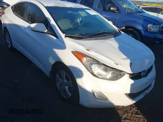 2013 Hyundai Elantra GLS z VIN 5NPDH4AE7DH404286, wystawiony jako IAAI lot #41180842 z przebiegiem 162 856 mil mil oraz . Historia ofert i sprzedaży dostępna na DreamBid. Obrazek 1.