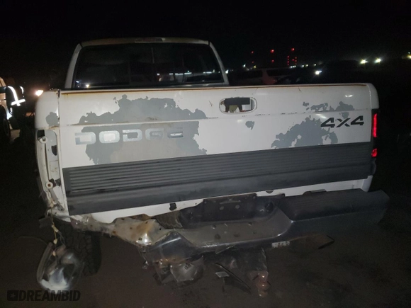 1996 Dodge Ram 1500 with VIN 3B7HF13Y7TG127854, listed as a Copart auction lot 83703544 with 197,430 mi miles and Salvage Title. Bid and sale history available at carsss.com. Image 6.