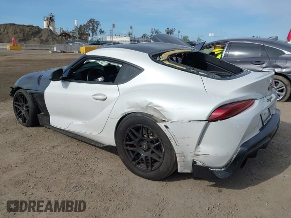 2021 Toyota Supra 3.0 with VIN WZ1DB0C09MW039777, listed as a IAAI auction lot 41915469 with 43,956 mi miles and . Bid and sale history available at DreamBid. Image 3.