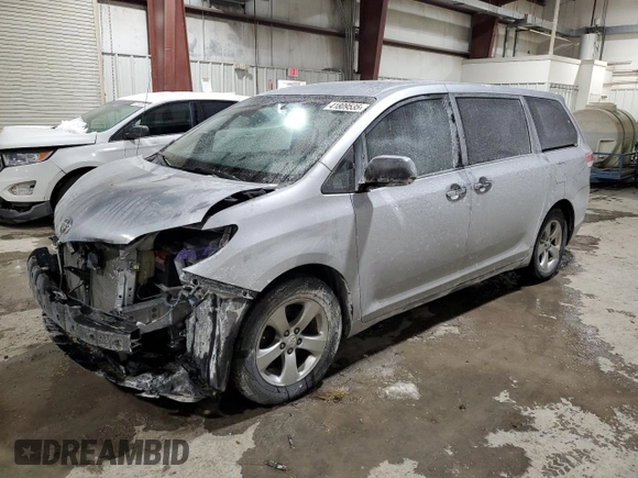 2012 Toyota Sienna with VIN 5TDZK3DC7CS231079, listed as a Copart auction lot 41809535 with 157,154 mi miles and Salvage Title. Bid and sale history available at carsss.com. Image 1.