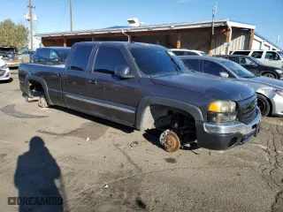 2004 GMC Sierra 1500 SLT with VIN 1GTEK19T44E393660, listed as a Copart auction lot 47987365 with 215,828 mi miles and Clean Title. Bid and sale history available at carsss.com. Image 4.