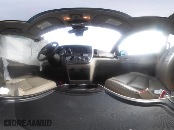 2018 Toyota Sienna XLE with VIN 5TDDZ3DC9JS190621, listed as a IAAI auction lot 41777729 with 96,089 mi miles. Bid and sale history available at carsss.com. Image 18.