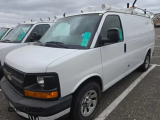 2011 Chevrolet Express Cargo z VIN 1GCSGAFX0B1187025, wystawiony jako IAAI lot #42363760 z przebiegiem 73 729 mil mil oraz . Historia ofert i sprzedaży dostępna na DreamBid. Obrazek 1.