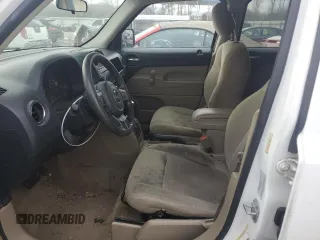 2015 Jeep Patriot Sport with VIN 1C4NJPBB1FD152770, listed as a Copart auction lot 43058705 with 140,959 mi miles and Salvage Title. Bid and sale history available at carsss.com. Image 7.