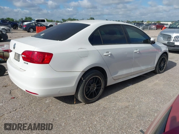 2012 Volkswagen Jetta SE z VIN 3VWDP7AJ0CM332273, wystawiony jako IAAI lot #42807798 z przebiegiem 160 501 mil mil oraz . Historia ofert i sprzedaży dostępna na DreamBid. Obrazek 4.