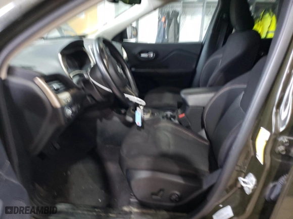 2016 Jeep Cherokee Altitude with VIN 1C4PJMCB0GW272264, listed as a Copart auction lot 84877824 with 160,834 mi miles and Salvage Title. Bid and sale history available at carsss.com. Image 7.