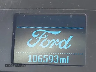 2019 Ford Transit Passenger XL z VIN 1FBZX2YM2KKA61349, wystawiony jako IAAI lot #42342349 z przebiegiem 106 593 mil mil oraz . Historia ofert i sprzedaży dostępna na DreamBid. Obrazek 16.