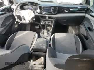 2023 Volkswagen Taos S z VIN 3VVCX7B25PM377853, wystawiony jako Copart lot #56737685 z przebiegiem 9 377 mil mil oraz Szkoda całkowita • Salvage title. Historia ofert i sprzedaży dostępna na DreamBid. Obrazek 8.