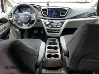 2017 Chrysler Pacifica Touring with VIN 2C4RC1DG0HR638357, listed as a Copart auction lot 59319465 with 100,921 mi miles and Clean title. Bid and sale history available at DreamBid. Image 8.