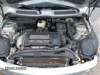 2005 MINI Hardtop S with VIN WMWRE33445TD93578, listed as a IAAI auction lot 42044654 with 150,123 mi miles and . Bid and sale history available at DreamBid. Image 10.