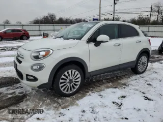 2016 FIAT 500X Lounge z VIN ZFBCFYDT2GP365900, wystawiony jako Copart lot #44891615 z przebiegiem 129 299 mil mil oraz Szkody całkowita. Historia ofert i sprzedaży dostępna na DreamBid. Obrazek 1.