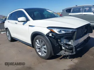 2020 Infiniti QX50 Luxe z VIN 3PCAJ5M38LF102168, wystawiony jako IAAI lot #42303489 z przebiegiem 24 910 mil mil oraz . Historia ofert i sprzedaży dostępna na DreamBid. Obrazek 1.