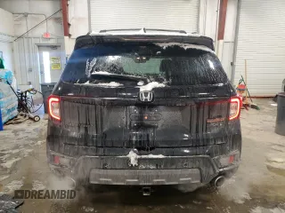 2024 Honda Passport TrailSport z VIN 5FNYF8H67RB000522, wystawiony jako Copart lot #45747505 z przebiegiem 28 103 mil mil oraz Szkoda całkowita • Salvage title. Historia ofert i sprzedaży dostępna na DreamBid. Obrazek 6.