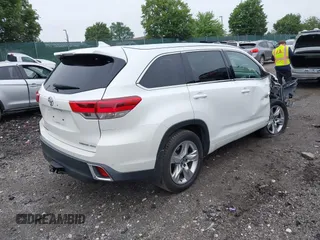 2017 Toyota Highlander Limited with VIN 5TDDZRFH6HS383458, listed as a IAAI auction lot 42510700 with 114,314 mi miles and . Bid and sale history available at DreamBid. Image 4.