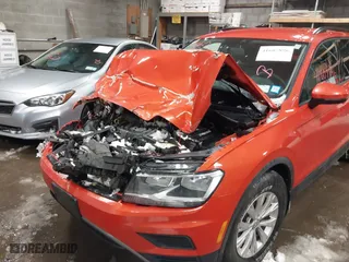 2018 Volkswagen Tiguan S with VIN 3VV1B7AX6JM081850, listed as a IAAI auction lot 41607896 with 101,068 mi miles. Bid and sale history available at carsss.com. Image 6.