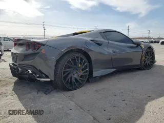2021 Ferrari F8 с VIN ZFF93LMA5M0261599, выставлен на аукционе Copart как лот 48388975 с пробегом 3 070 миль миль и Списание • Salvage title. История ставок и продаж доступна на DreamBid. Изображение 3.