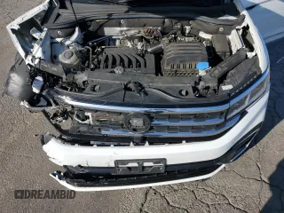 2022 Volkswagen Atlas SEL Premium R-Line with VIN 1V2FR2CA6NC505805, listed as a Copart auction lot 51704675 with 28,527 mi miles and Salvage title. Bid and sale history available at DreamBid. Image 13.