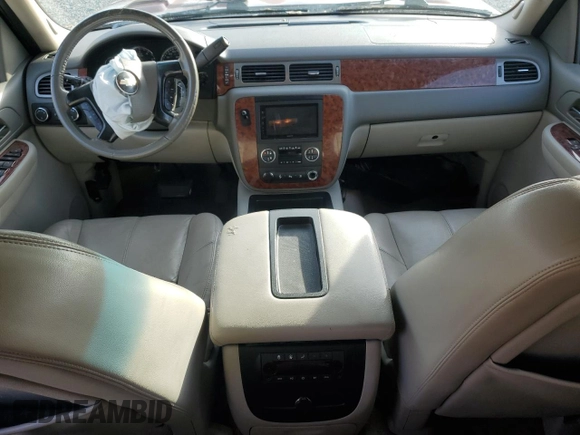 2008 Chevrolet Suburban Commercial with VIN 1GNFK16398J218883, listed as a Copart auction lot 84930504 with 263,984 mi miles and Salvage Title. Bid and sale history available at carsss.com. Image 8.