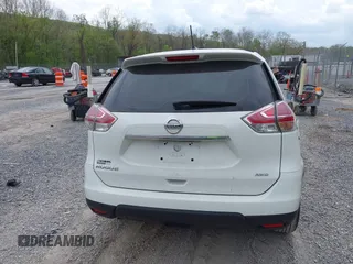 2015 Nissan Rogue SL z VIN 5N1AT2MV5FC824012, wystawiony jako IAAI lot #42106315 z przebiegiem 223 085 mil mil oraz . Historia ofert i sprzedaży dostępna na DreamBid. Obrazek 16.