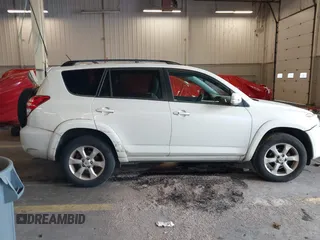 2010 Toyota RAV4 Ltd with VIN 2T3DF4DV6AW070189, listed as a IAAI auction lot 40824725 with 92,294 mi miles. Bid and sale history available at carsss.com. Image 14.