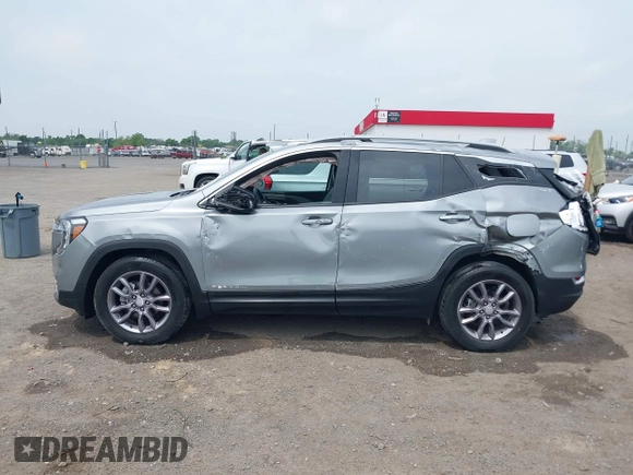2023 GMC Terrain SLT z VIN 3GKALPEG9PL229000, wystawiony jako IAAI lot #42224089 z przebiegiem 36 557 mil mil oraz . Historia ofert i sprzedaży dostępna na DreamBid. Obrazek 14.