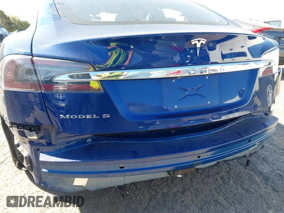2017 Tesla Model S 60 with VIN 5YJSA1E19HF186227, listed as a IAAI auction lot 41888015 with 105,510 mi miles and . Bid and sale history available at DreamBid. Image 6.