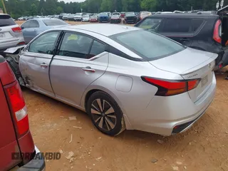2019 Nissan Altima SV with VIN 1N4BL4DV6KC146908, listed as a IAAI auction lot 42342191 with 82,191 mi miles and . Bid and sale history available at DreamBid. Image 3.