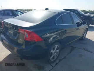 2012 Volvo S60 T5 with VIN YV1622FSXC2109433, listed as a IAAI auction lot 42015178 with 161,895 mi miles. Bid and sale history available at carsss.com. Image 4.