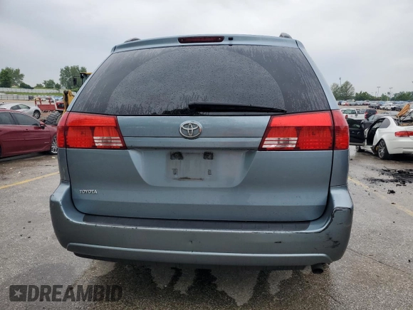 2004 Toyota Sienna CE z VIN 5TDZA23CX4S079377, wystawiony jako Copart lot #58989395 z przebiegiem 233 806 mil mil oraz Czysty tytuł • Clean title. Historia ofert i sprzedaży dostępna na DreamBid. Obrazek 6.