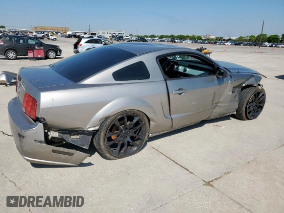 2008 Ford Mustang GT Deluxe z VIN 1ZVHT82H885154382, wystawiony jako Copart lot #51860665 z przebiegiem Nie podano mil oraz Szkoda całkowita • Salvage title. Historia ofert i sprzedaży dostępna na DreamBid. Obrazek 3.