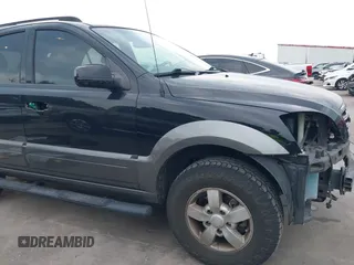 2008 Kia Sorento EX z VIN KNDJD736485797126, wystawiony jako IAAI lot #42253311 z przebiegiem 226 018 mil mil oraz . Historia ofert i sprzedaży dostępna na DreamBid. Obrazek 18.