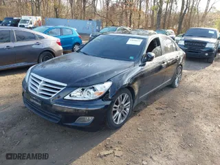2009 Hyundai Genesis with VIN KMHGC46F39U040132, listed as a IAAI auction lot 42018114 with 111,625 mi miles. Bid and sale history available at carsss.com. Image 2.