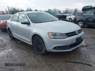 2011 Volkswagen Jetta SEL с VIN 3VWLZ7AJ4BM354653, выставлен на аукционе IAAI как лот 41058793 с пробегом 324 833 миль миль и . История ставок и продаж доступна на DreamBid. Изображение 1.