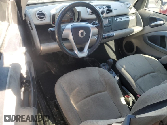 2011 Smart fortwo Pure z VIN WMEEJ3BA2BK427313, wystawiony jako Copart lot #46875525 z przebiegiem 90 435 mil mil oraz Szkoda całkowita • Salvage title. Historia ofert i sprzedaży dostępna na DreamBid. Obrazek 8.