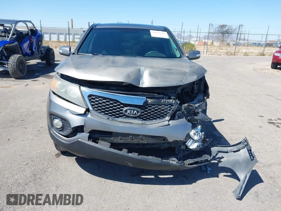 2011 Kia Sorento EX with VIN 5XYKU4A21BG027581, listed as a IAAI auction lot 41818445 with 81,354 mi miles. Bid and sale history available at carsss.com. Image 12.