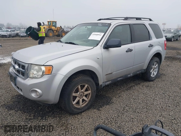 2008 Ford Escape XLT z VIN 1FMCU93108KB75838, wystawiony jako IAAI lot #41040911 z przebiegiem 205 049 mil mil oraz . Historia ofert i sprzedaży dostępna na DreamBid. Obrazek 2.