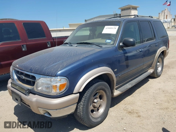2000 Ford Explorer z VIN 1FMZU64P3YZB70619, wystawiony jako IAAI lot #42000128 z przebiegiem 230 681 mil mil oraz . Historia ofert i sprzedaży dostępna na DreamBid. Obrazek 2.