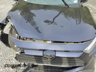 2024 Toyota RAV4 XLE Premium z VIN 2T3A1RFV5RW478819, wystawiony jako Copart lot #56818695 z przebiegiem 14 570 mil mil oraz Szkoda całkowita • Salvage title. Historia ofert i sprzedaży dostępna na DreamBid. Obrazek 12.