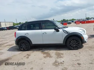 2016 MINI Countryman S with VIN WMWZC3C53GWP53582, listed as a IAAI auction lot 42400636 with Not provided miles and . Bid and sale history available at DreamBid. Image 13.