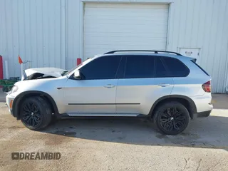 2012 BMW X5 35i с VIN 5UXZV4C53CL750601, выставлен на аукционе IAAI как лот 41946731 с пробегом 111 026 миль миль и . История ставок и продаж доступна на DreamBid. Изображение 15.